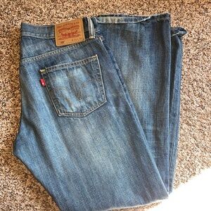 Levi’s Relaxed Straight Fit 559 Jeans